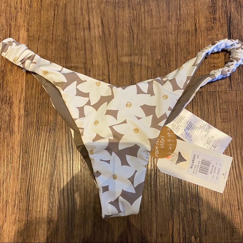 NWT Billabong “slow daze” hike cheeky bikini bottoms